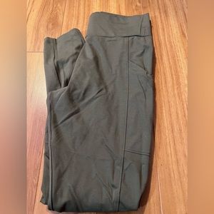 Lou and gray pocket leggings